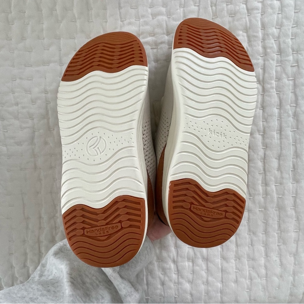 NWT Kizik Women’s Light Taupe Lima Sneakers Size 8 - Picture 3 of 5